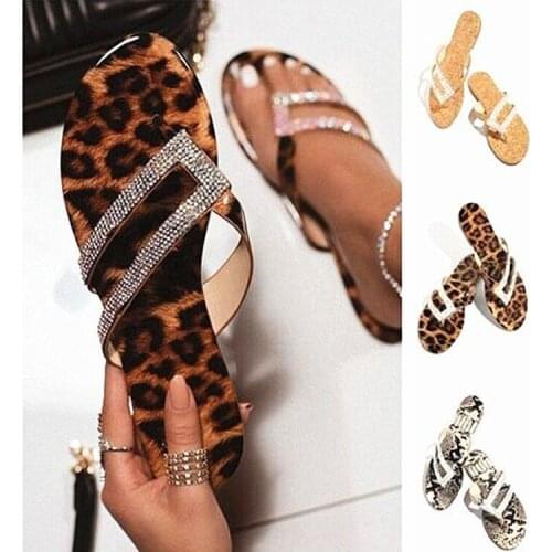 Summer 2020 new flat bottom flip flops leopard pattern large size sandals and slippers female rhinestone clip toe sandals X188