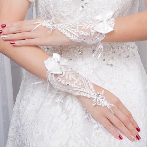 White Lace Bridal Gloves Flowers Beaded Fingerless Little Short Womens Gloves For Weddings Party Bride Accessories