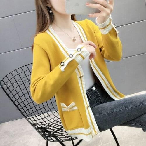 2021 Women Autumn New V Neck Single Breasted Sweater Cardigan Female Loose Short Sweater Sweet Long Sleeve Knitting Tops Q826