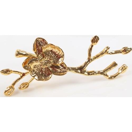 4pcs High-grade gold plum napkin ring, wedding hotel napkin buckle napkin ring, wedding ornaments in Continental