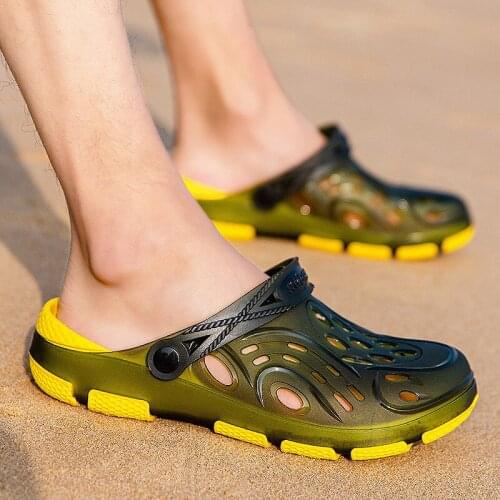 2021 New Arrival Mens Clogs Summer Shoes Men Slippers Breathable Non-slip Mules Male Garden Shoes Casual Beach Sandals Zapatos