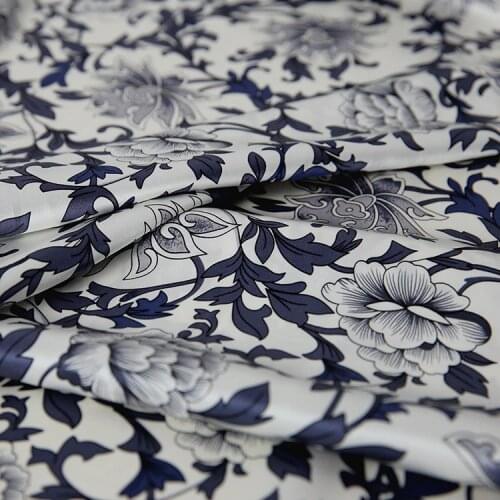 Blue And White Porcelain Printed Wide-width Silk Stretch Satin Material Beautiful Chinese Style 19mme Silk Mulberry Silk Fabric