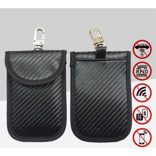 Mens Business Style Key Bag Carbon Fiber Signal Blocker Anti-theft Car Key Cover Keychain Faraday Cage Key Protector Car Tool