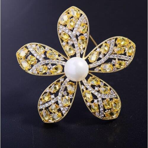 New Fashion Yellow Pink Crystal Flower Brooches for Women Luxury Brooch Pins Female Jewelry Christmas Gift Broche femme bijoux