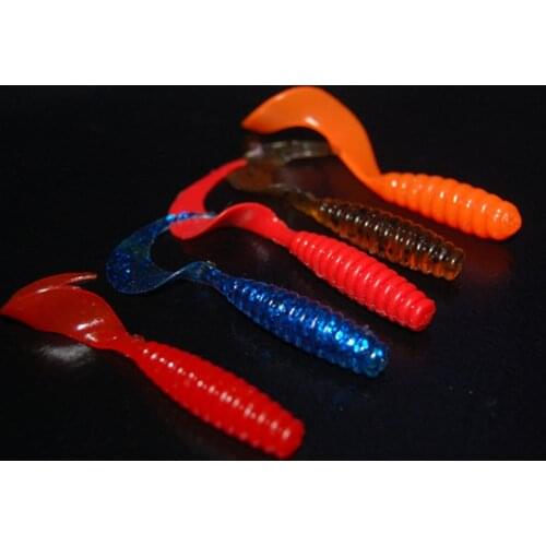 50PCS Soft Capuchin maggots Fishing Lure Grub worm Silicone Bait 6.5cm 2.5g Free shipping