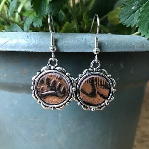 Cpop Cute Small Leather Dangle Earrings for Women Boho Heal Yoga Jewelry Ethnic Hair Cow Embossed Leather Western Style Earrings