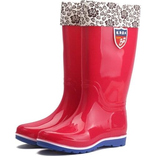 Winter rain shoes women warm rain boots anti-slip water shoes high plus cotton water boots waterproof kitchen labor rubber shoes