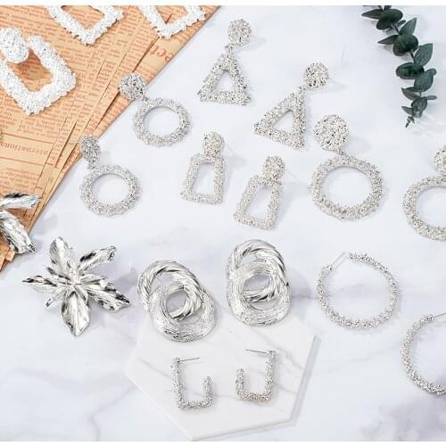 2020 New Fashion Metal Elegant Hoop Acrylic Earrings For Women Statement Big Dangle Drop Earrings Modern Jewelry Female Gift