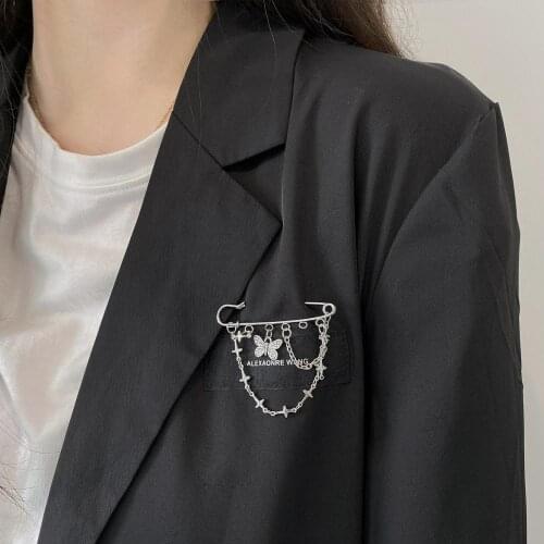 Kpop Punk Cute Butterfly Pendant Brooches Cross Link Chain Tassel Brooches for Women Couple Party Brooch Aesthetic Jewelry