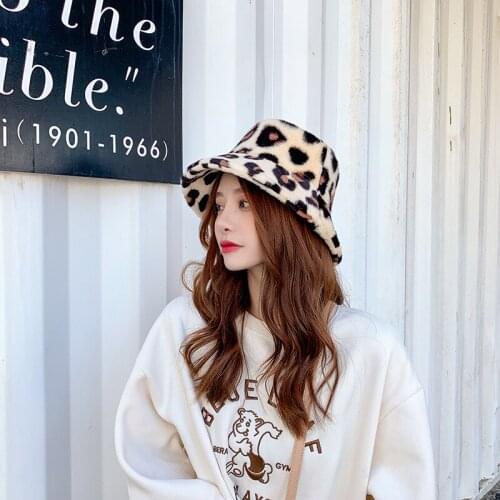 2021 New Korean Fisherman Hat Winter Faux Fur White Black Bucket Hat For Women Men Panama Fishing Cap bob chapeau