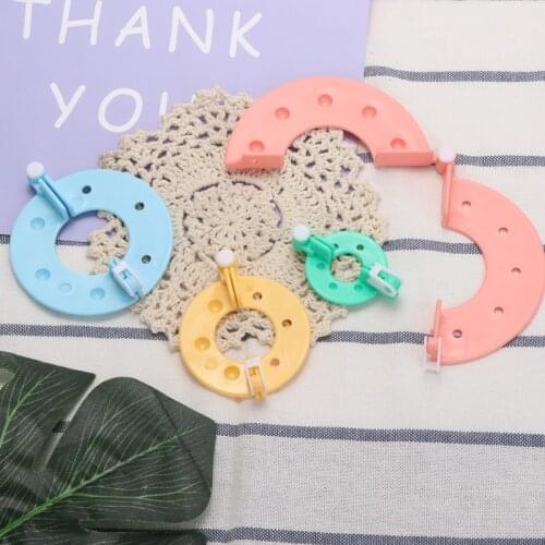 4 Size/set DIY Pom Pom Making Tool Plastic Fluff Ball Weaver Knitting Needle Sewing Bobble Hat Crafts Tools Color Random