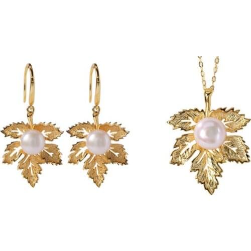 S925 sterling silver gold-plated natural pearl personality affordable luxury womens Maple Leaf temperament earrings pendant set