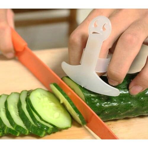 5pcs/lot New Finger Protector Plastic Adjustable Finger Protector Kitchen Knife Cutting Protection Tools OK 0627