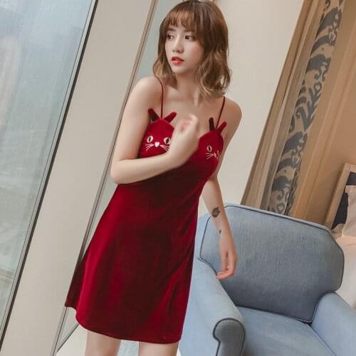 Summer new cute cartoon cat sexy suspenders nightdress golden velvet sleepwear with chest cushion can be worn outside пижама