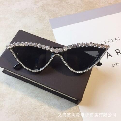 Women retro triangle fashion European and American personality avant-garde exaggeration Sunglasses cats eye with Rhinestone