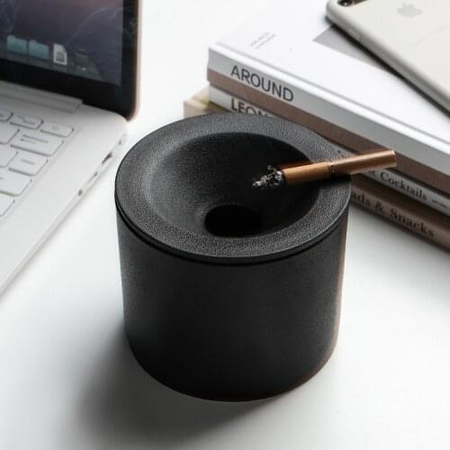 2021 New Creative Simple Ceramic Fashion Decoration With Cover Anti-fly Ash Office Coffee Table Household Ashtray Or Vase