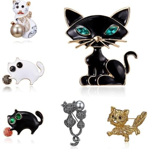 Cute Animal Cat Brooch брошь Naughty Cat With Branch Play Lapel Pin Clothes Pin Unisex Party Bijoux Christmas Best Gift