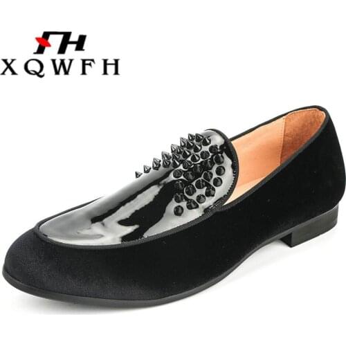 New Black Patent Leather Men Casual Shoes With Black Handmade Rivet Mens Velvet Loafers Party and Banquet Smoking Slippers
