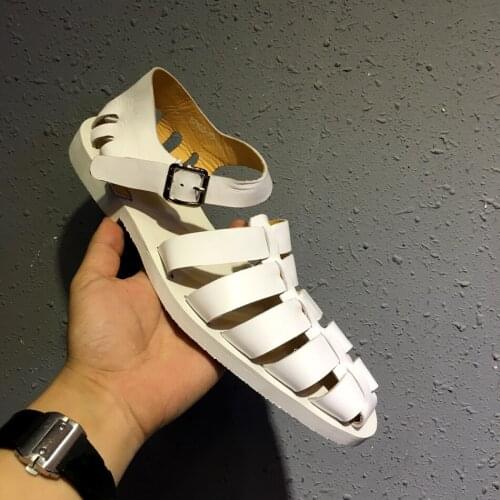 New 2018 Genuine leather White Sandals for men Fashion Punk Rome Style Flats Cut out Buckle Cozy Beach Sadals Cow Gladiators Men