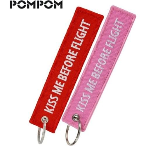 2 PCS Fashion Keychains Kiss Me Before Flight llaveros Keychain Embroidery Car Key Ring Chain for Motorcycle Key Fobs llaveros