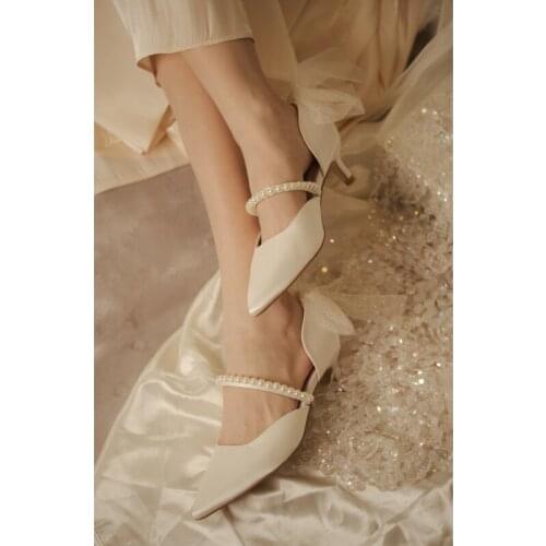 Summer white mesh lace pointed toe low-heeled bridal wedding shoes banquet dress beaded high-heeled silk face bow female sandals