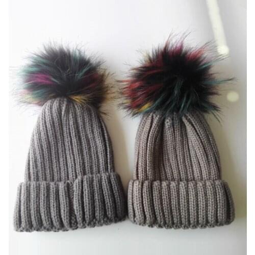 KNB040B Wholesale 10pcs/lot Winter Warm Beanies Knit Hat Women Slouchy 15cm Rainbow Faux Fur Pom pom Skullies Cap Bonnet