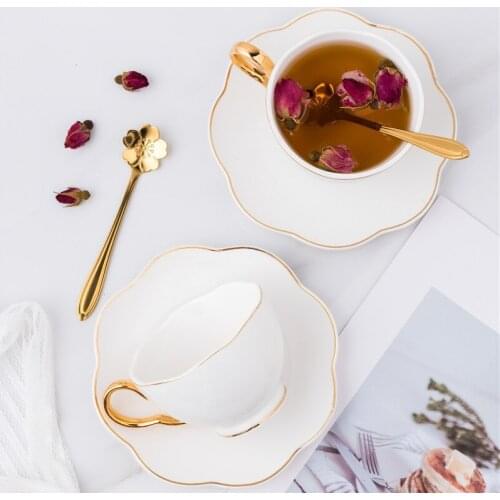 Gold Trim Royal Tea Cup and Saucer British Coffee Cups Porcelain Tea Set Bone China Tableware For After Tea time Restaurant