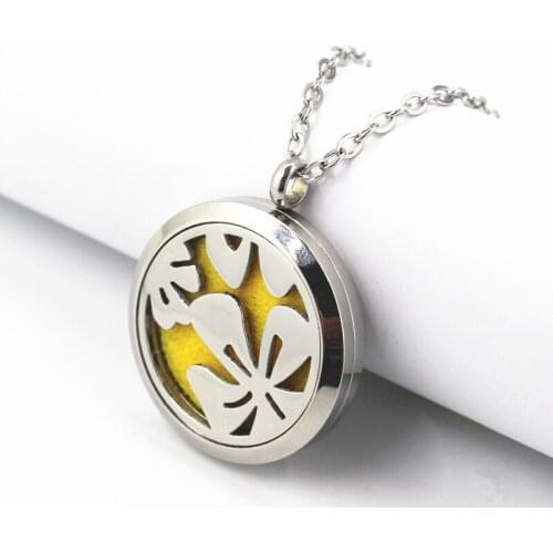 Wholesale 316 Stainless Steel 30mm Clover Floating Lockets Aroma Essential Oil Diffuser Pendant Necklaces Jewelry