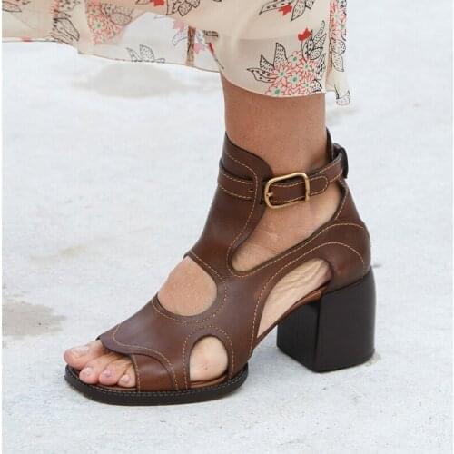 Summer 2021 Runways Womens High quality Genuine leather gladiator sandals Hollow-out vintage high heels sandal EU35-42 BY836