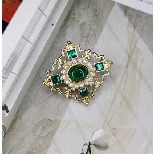 2020 Real Sale Cross Enamel Pin Brooches Vintage European And American Corsage Baroque Court Pearl Hollowed Out Gem Brooch For