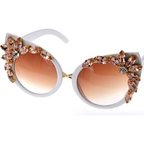 Cat Eye Diamond Sunglasses Women Brand Design Handmade Rhinestone Fashion Baroque Sun Glasses Flower With Pearl Vintage Oculos