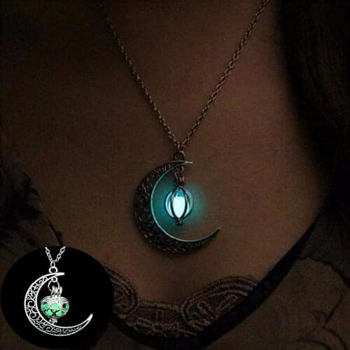 2018 Halloween Gifts Glowing Jewelry Bead Moon Necklace Silver Plated Necklace Glowing in Dark Pendant Necklaces Collares