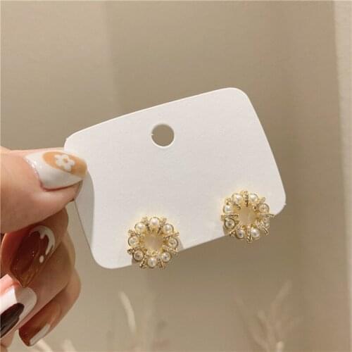 2020 New Fashion Fresh Sweet Pearl Senior Women Earrings Elegant Temperament Geometric Circular Trend Fine Drop Earrings Joker