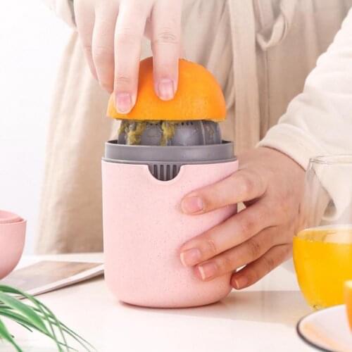 Mini Hand Juicer Solid Color Portable Wheat Straw Vegetables Smoothie Blender Lemon Orange Grapefruit Rotation Press Juicing Cup