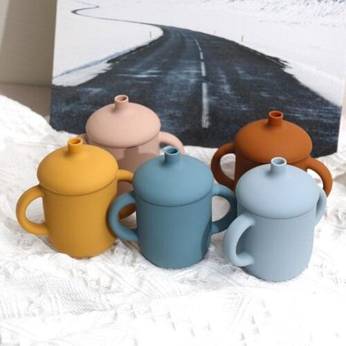 1 Set Baby Silicone Water Cups Leakproof Portable Beverage Cups BPA-free Children Soft Straw Cups