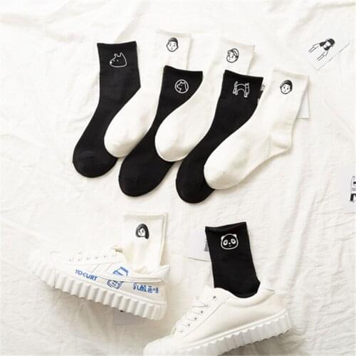 Fashion Brand Harajuku Black White Series Cute Cartoon Pattern Jacquard Cotton Breathable Absorbent Woman Crew Middle Tube Socks