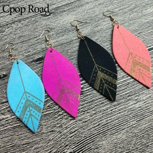 Cpop Trendy Feather Dangle Earrings for Women Pink Blue Black Leaf Earrings Fashion Jewelry Accessories Ear Drop 2019 Wholesale