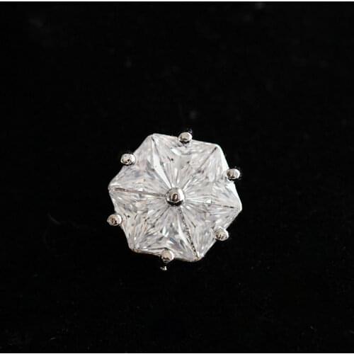 Korean Design Womens Brooches Crystal Copper Zircon Metal Hollow-Out High Quality Coat Brooch Pins Jewelry for Lady Girls 2020