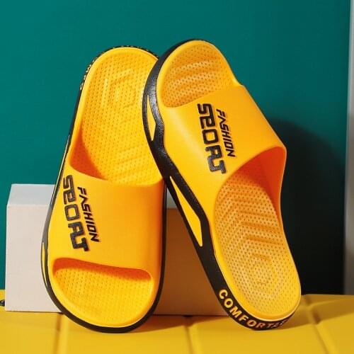 New Mens Slippers Sandals Male Fashion Outside Summer Slippers Designer Luxury Men Shoes Non-slip Home Thick Soled Cool Slipper