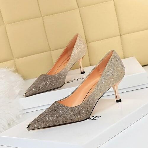 Metal Decoration Pointed Toe Womens Shoes Fashion Sequined Cloth Shallow Ladies Party Pumps Bling Women Wedding Shoes High Heel