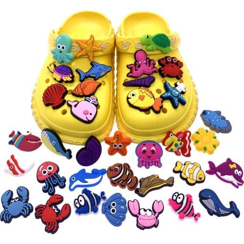 100PCS Wholesale Mix Cartoon Anima PVC Shoes Charms Fish Shell Dolphin Cartoon Shoes Decoration Croc Accessories Buckles