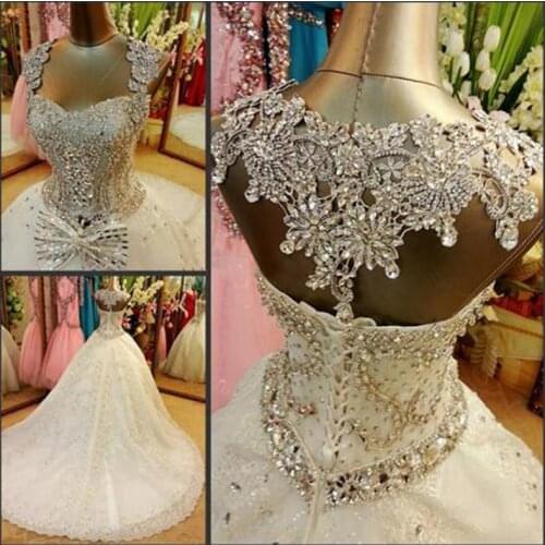 Amazing 2019 Luxury Crystal Wedding Gowns Ball Gown Sweetheart White Princess Tulle Appliques Detachable Bow Beads Lace-up Brida
