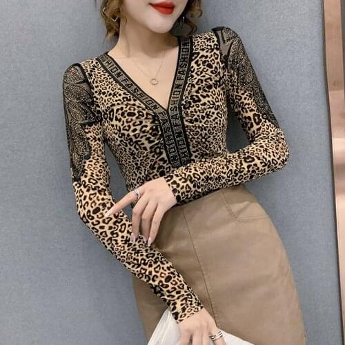 #8656 Leopard Black Mesh T Shirt Women V Neck Diamonds Sexy Skinny T Shirt Femme Long Sleeves Hollow Out Slim Women Shirt Autumn