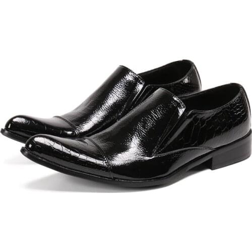 High-grade patent leather buckle Gentleman Luxury Gold Pointed mens party and wedding shoes smoking slipper mens flats