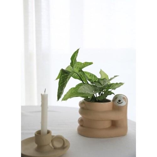 Creative and interesting flower pot pottery sloth hug ceramic flower pot animal flower pot garden pots Desktop decor CL62406