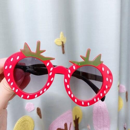 Fashion Children Cute Cartoon Sunglasses Kids Boys Girls Lovely Strawberry Decorative Sunshades Baby Fashion UV400 Sun Glasses