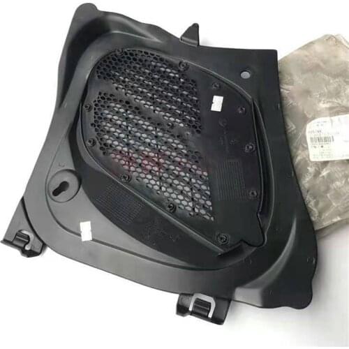 Suitable for Peugeot 206 206CC hood air intake OEM: 8251S8 for 206 hood air intake hood ventilation net vent