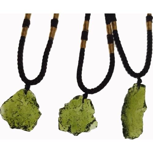 New Necklace 2020 Natural Moldavite Green Aerolites Crystal Stone Pendant Energy Apotropaic5g-10g/ Lot+ Free Rope Necklace