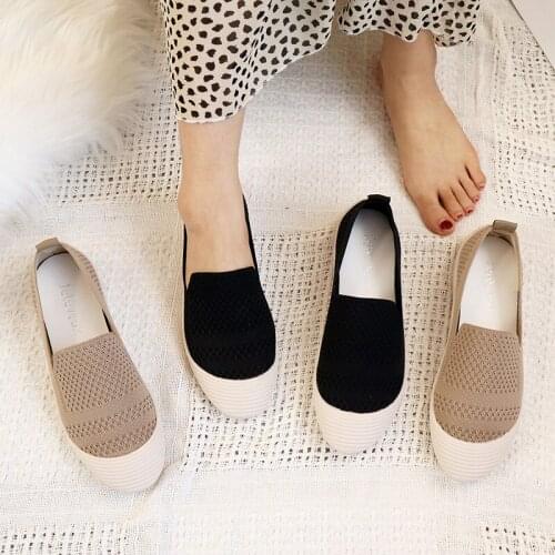 2020 Spring and Summer New Knitted Shoes Comfortable Flat Shoes Flying Woven Breathable Casual Shoes Fashion Womens Shoes