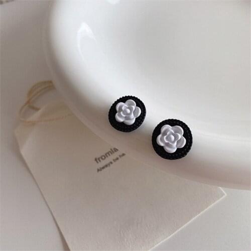 Sweet Flower Stud Earrings For Women Girls Charm Small Studs Floral Earring Temperament Pendientes Fashion Jewelry